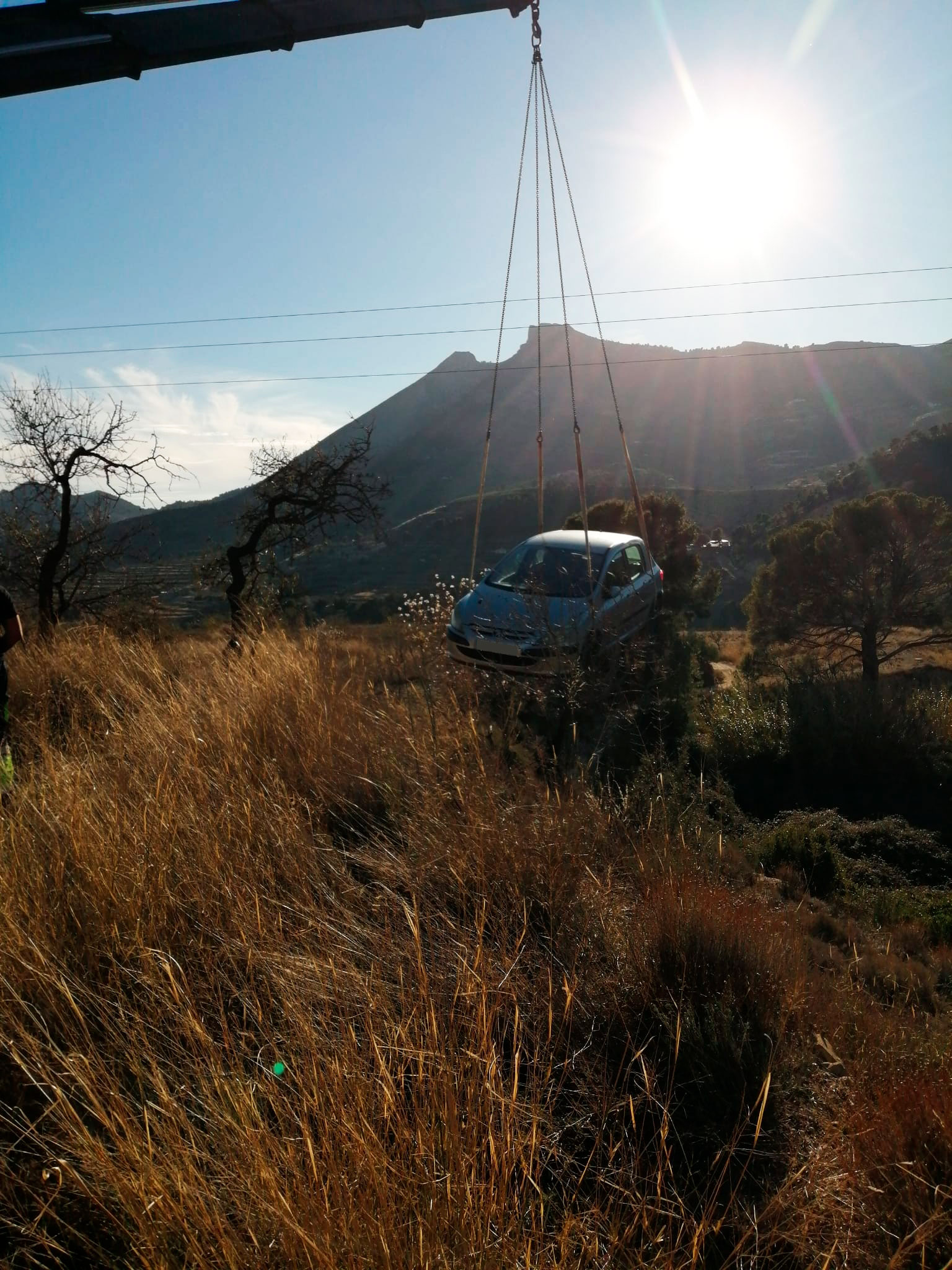 Rescatamos un coche atrapado por el error de un GPS en Xixona Rescatamos un coche atrapado por el error de un GPS en Xixona
