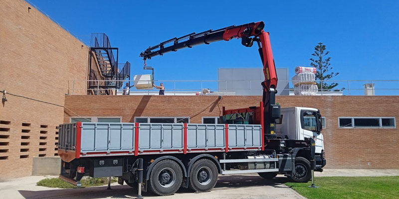 Palfinger PK 370 TEC: Máxima versatilidad para elevación de cargas y personas