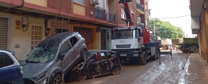 Grúas El Campello en varias zonas de Valencia afectadas por la dana