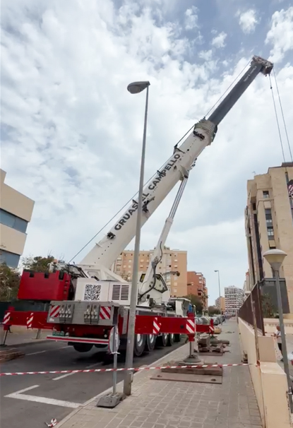 Grove GMK5250XL-1: Potencia de 250 toneladas y la pluma más larga en 5 ejes para elevación pesada en Alicante, Murcia y Valencia
